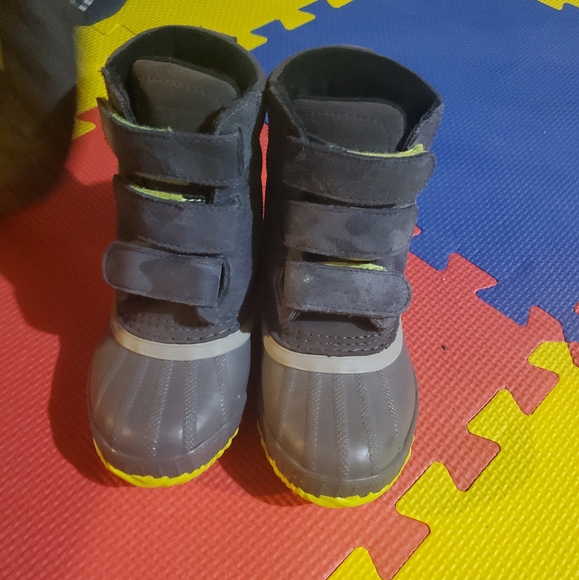 SOLD Sorel toddler boots - Picture 1 of 5